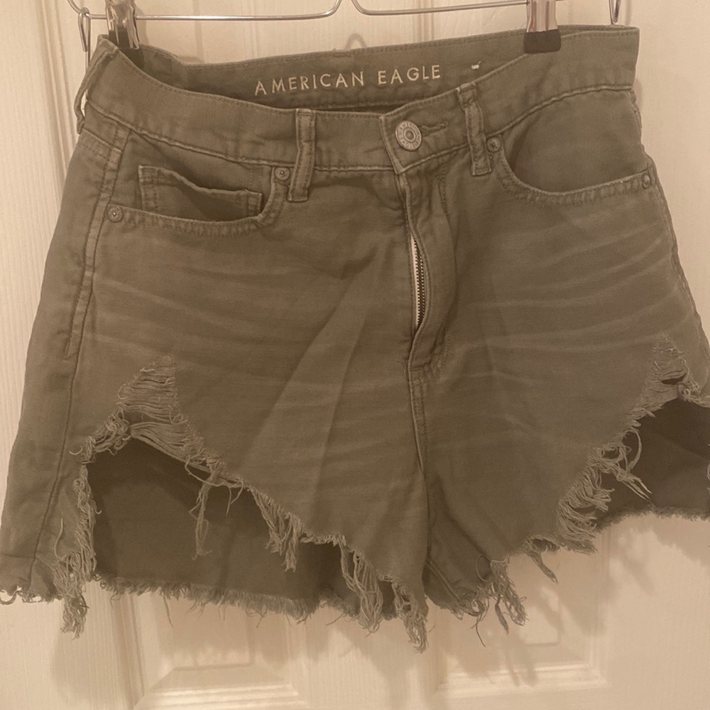 Army Green American Eagle Shorts (Size 6)